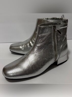 Girls 5M Silver Ankle Zip Boots by I. Miller NWT